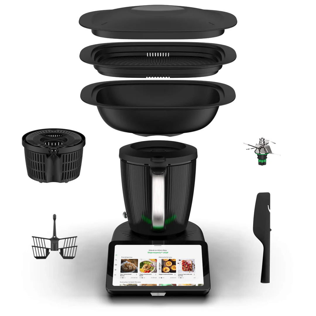 Thermomix TM7 Gesamtansicht mit Varoma und Zubehör